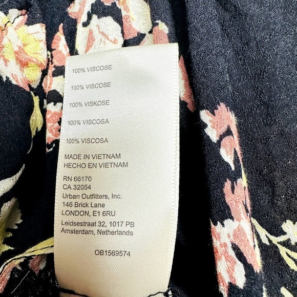 Free People NWT Hilary Floral Print Puff Sleeves Cropped Top Black Combo Medium - Picture 12 of 12